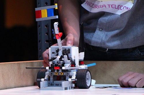 Tres equips de l’Escola Andorrana i un de la Sagrada Família lluitaran per una plaça a la final de de la Micro First Lego League
