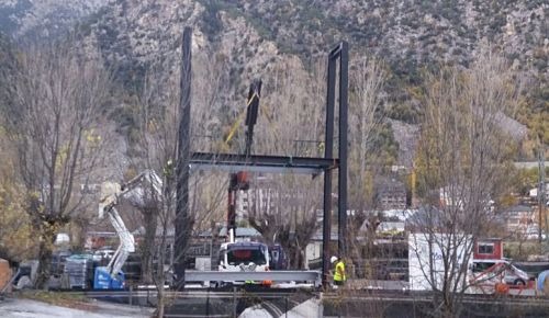 Construction begins on the prototype façade for The Cloud building